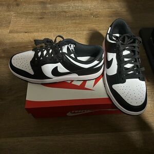 NIB Women's Nike Dunk Low Black White Panda Sz 9.5